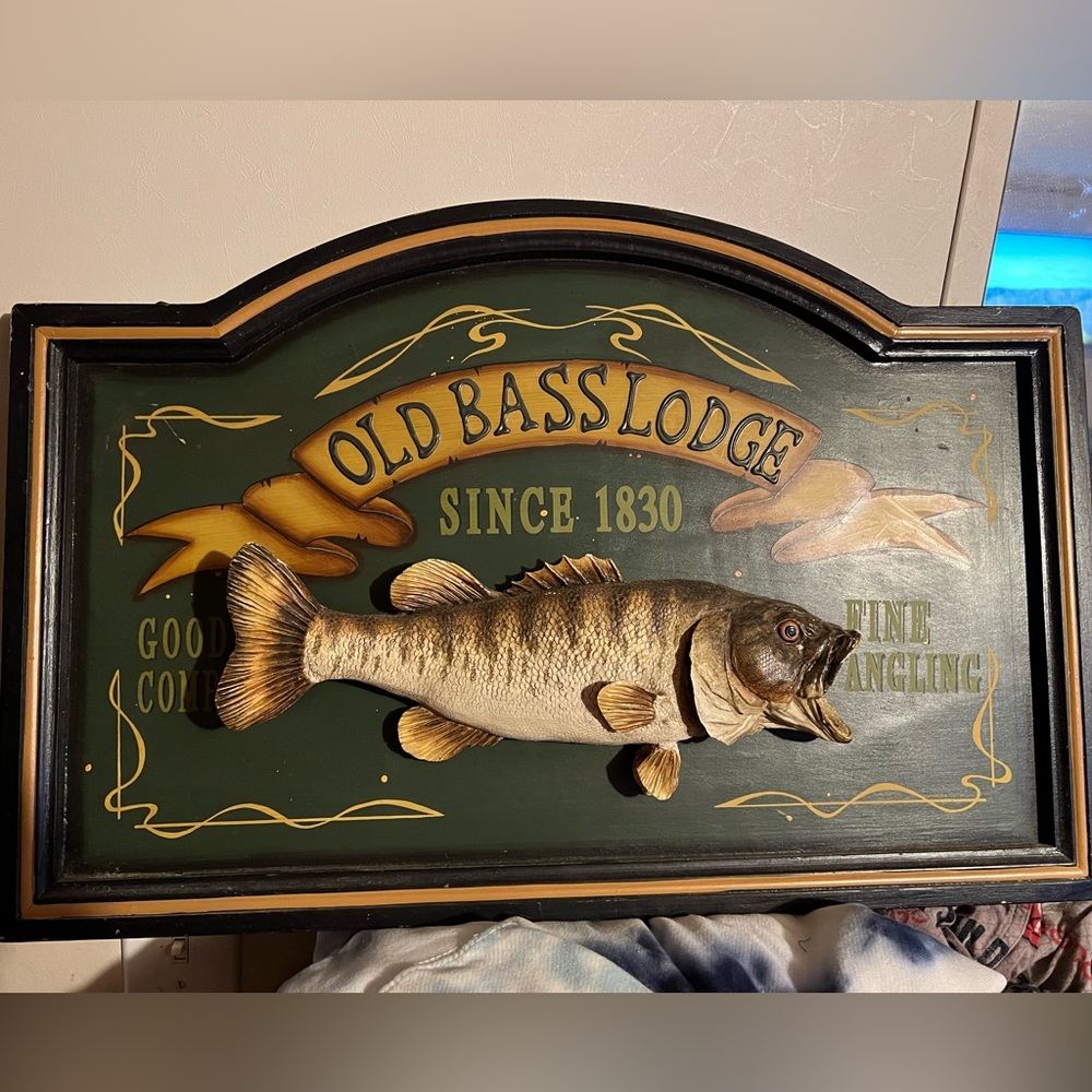 Large bass lodge picture